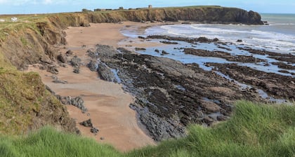 WHEATFIELD LODGE, pet friendly in Fethard-On-Sea, County Wexford