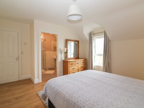 3 Schlafzimmer, Reisekinderbett, WLAN