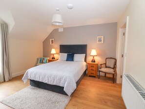 3 Schlafzimmer, Reisekinderbett, WLAN