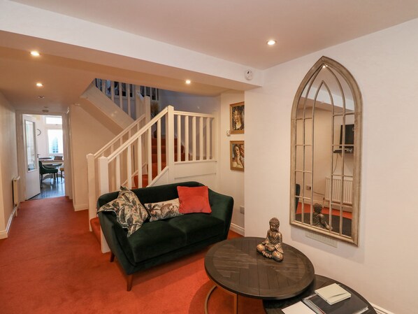 Living area - 83 UPPER JOHN STREET, pet friendly in Wexford Town, County Wexford (Wexford)