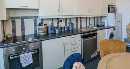 83 UPPER JOHN STREET, pet friendly in Wexford Town, County Wexford