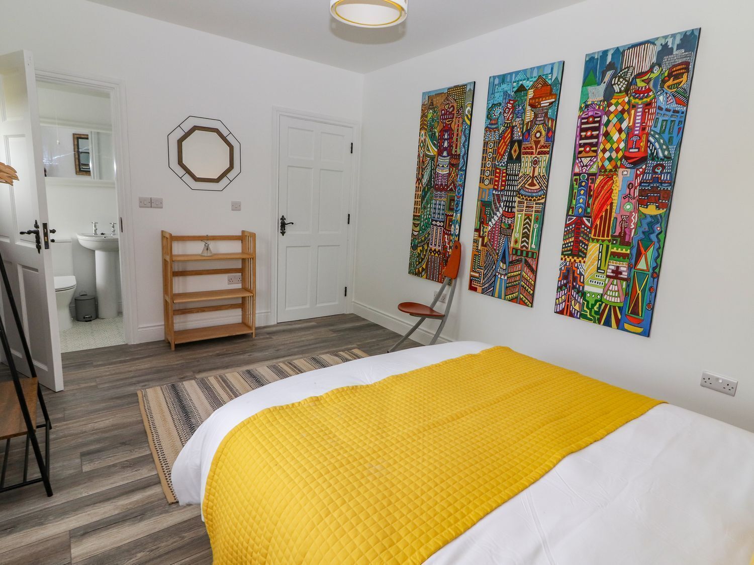 4 bedrooms, travel cot, WiFi