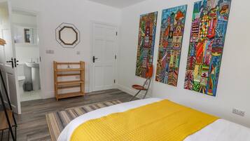 4 bedrooms, travel cot, WiFi