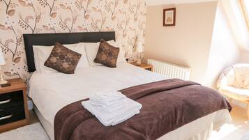 3 bedrooms, travel crib, WiFi