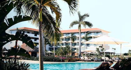 Elegant Hotel & Suites by City Green
