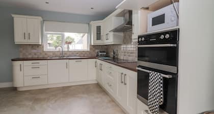 FOREST VIEW, family friendly in Newbridge, County Galway