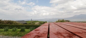 SEA VIEW HOUSE, family friendly in Tully, County Galway