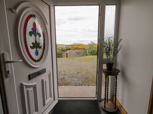 SHANNAGH, character holiday cottage in Portsalon, County Donegal