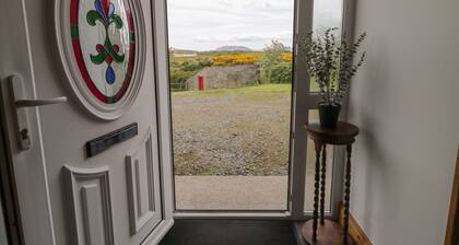 SHANNAGH, character holiday cottage in Portsalon, County Donegal