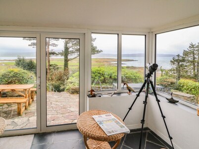 WHISPERING PINES, pet friendly in Kilcrohane, County Cork