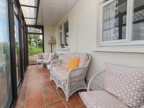 SHANNON VIEW, family friendly in Puckane, County Tipperary