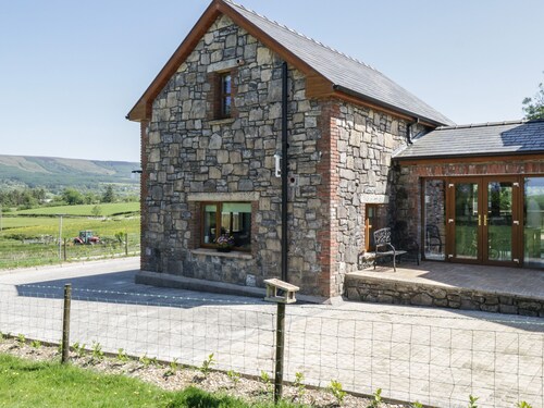 BALLYBOY VIEW, family friendly in Manorhamilton, County Leitrim