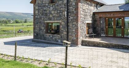 BALLYBOY VIEW, family friendly in Manorhamilton, County Leitrim