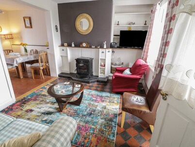 7 AIKENHEAD TERRACE, pet friendly in Foxford, County Mayo