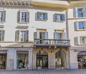 Exterior - 2 Bedroom Apartment in Monza (Monza)