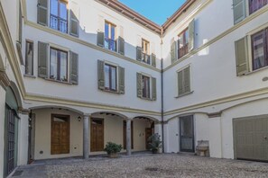 Exterior - 2 Bedroom Apartment in Monza (Monza)