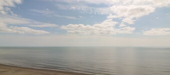 BOLGER HOUSE, pet friendly in Kilmuckridge, County Wexford