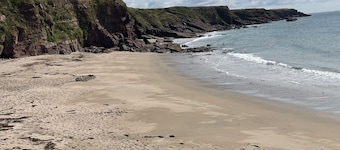SANDEEL BAY, family friendly in Fethard-On-Sea, County Wexford