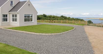 THE HAVEN, pet friendly, with a garden in Falcarragh, County Donegal