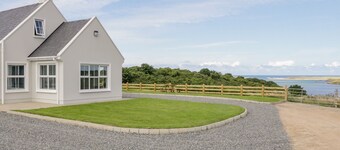 THE HAVEN, pet friendly, with a garden in Falcarragh, County Donegal