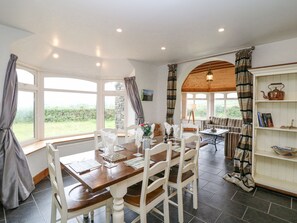 Dining - COORLACKA, pet friendly, with a garden in Goleen, County Cork (schull)