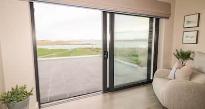 THE BEACHHOUSE, pet friendly in Gortahork, County Donegal