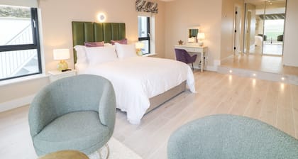 THE BEACHHOUSE, pet friendly in Gortahork, County Donegal