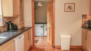 Oppvaskmaskin og kjøkkenutstyr