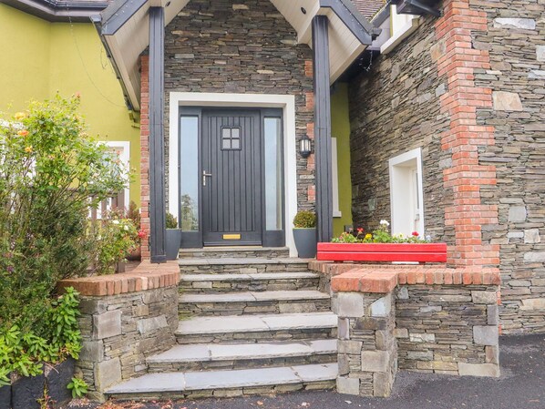 تفاصيل الفندق من الخارج