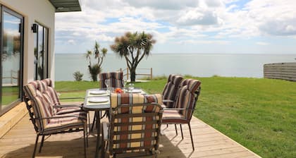 BEACH HOUSE, pet friendly, with open fire in Courtown, County Wexford