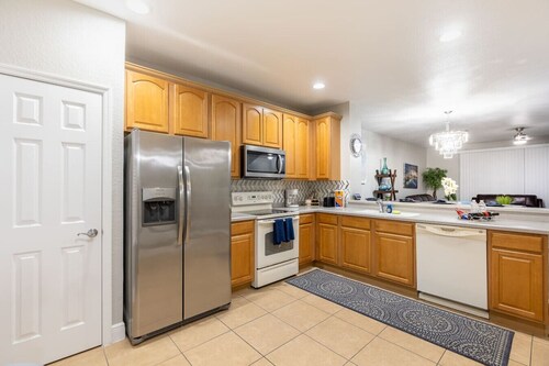 3BR Townhouse Right in Front of Epic Universe!