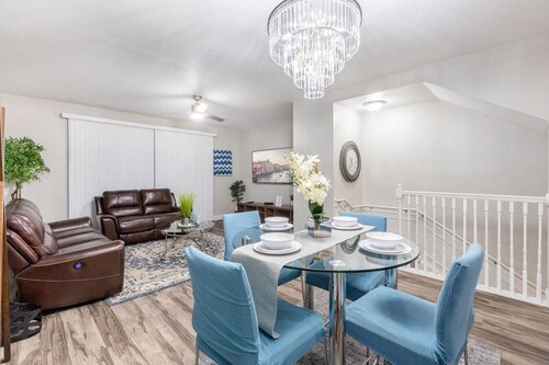 3BR Townhouse Right in Front of Epic Universe!