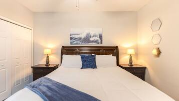 3 habitaciones, tabla de planchar con plancha y cuna de viaje