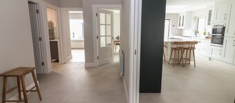 19A LIGHTHOUSE VILLAGE, family friendly in Fenit, County Kerry