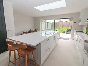 Dishwasher, cookware/dishes/utensils - 19A LIGHTHOUSE VILLAGE, family friendly in Fenit, County Kerry (Fenit)