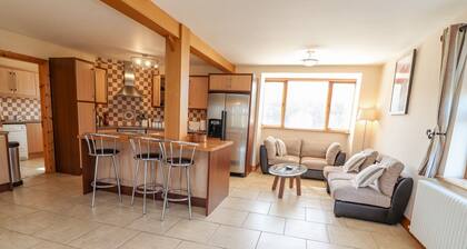 KISSANE'S COTTAGE, family friendly in Beaufort, County Kerry
