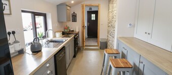 KATE'S COTTAGE, family friendly in Ballintubber, County Mayo
