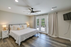 Interior - Waterfront Hot Springs Home w/ Dock & Porch! (Hot Springs)