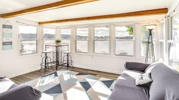 Cottage (3 Bedrooms) | Front of property