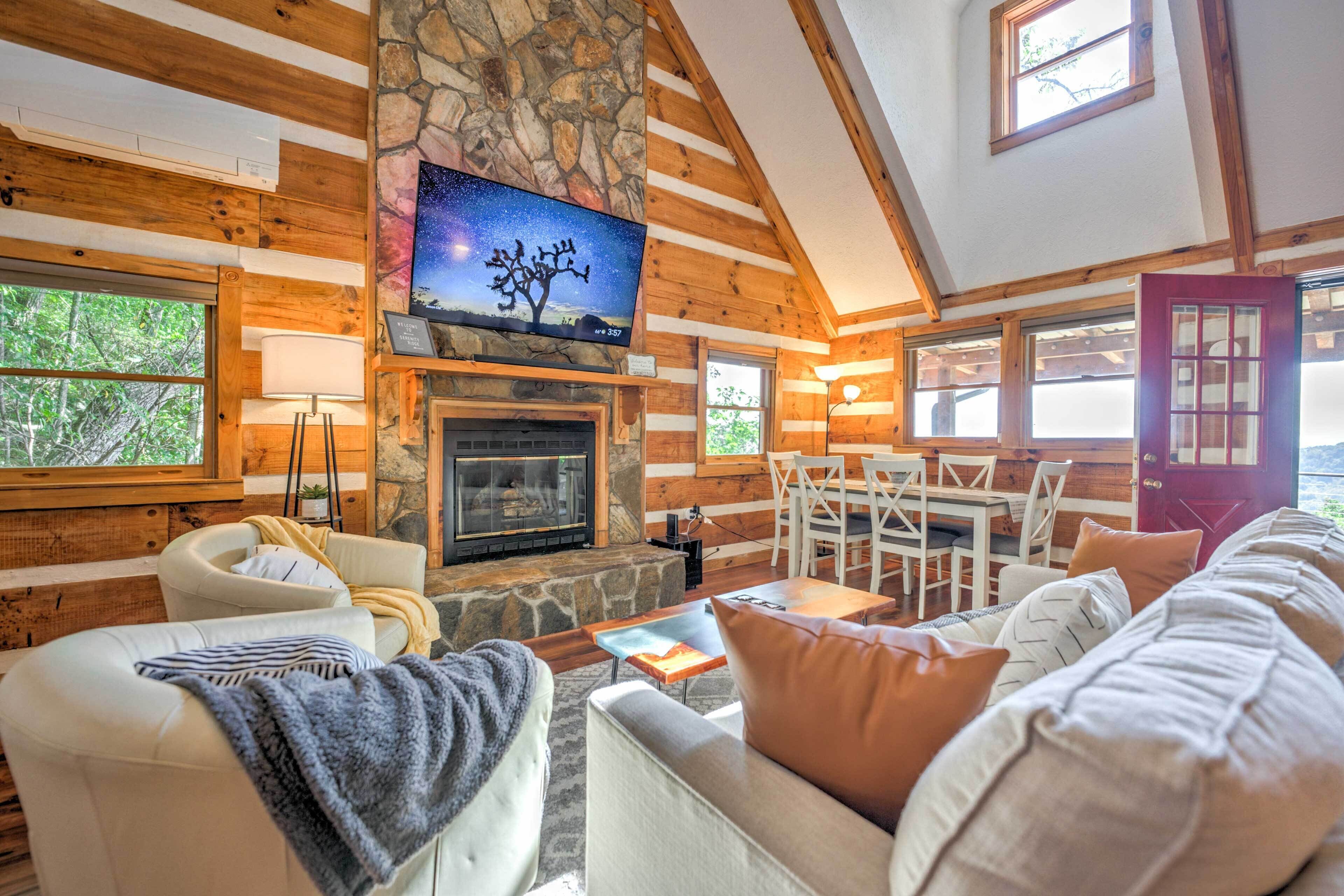 Mountain View Cabin w/ Hot Tub 27 Mi to Asheville Reviews, Deals