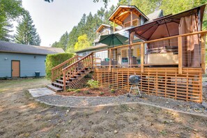 Cottage (2 Bedrooms) | Interior - Historic Mapleton Cottage w/ River Views & Hot Tub (Mapleton)