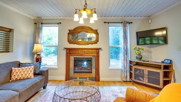 Cottage (2 Bedrooms) | Interior