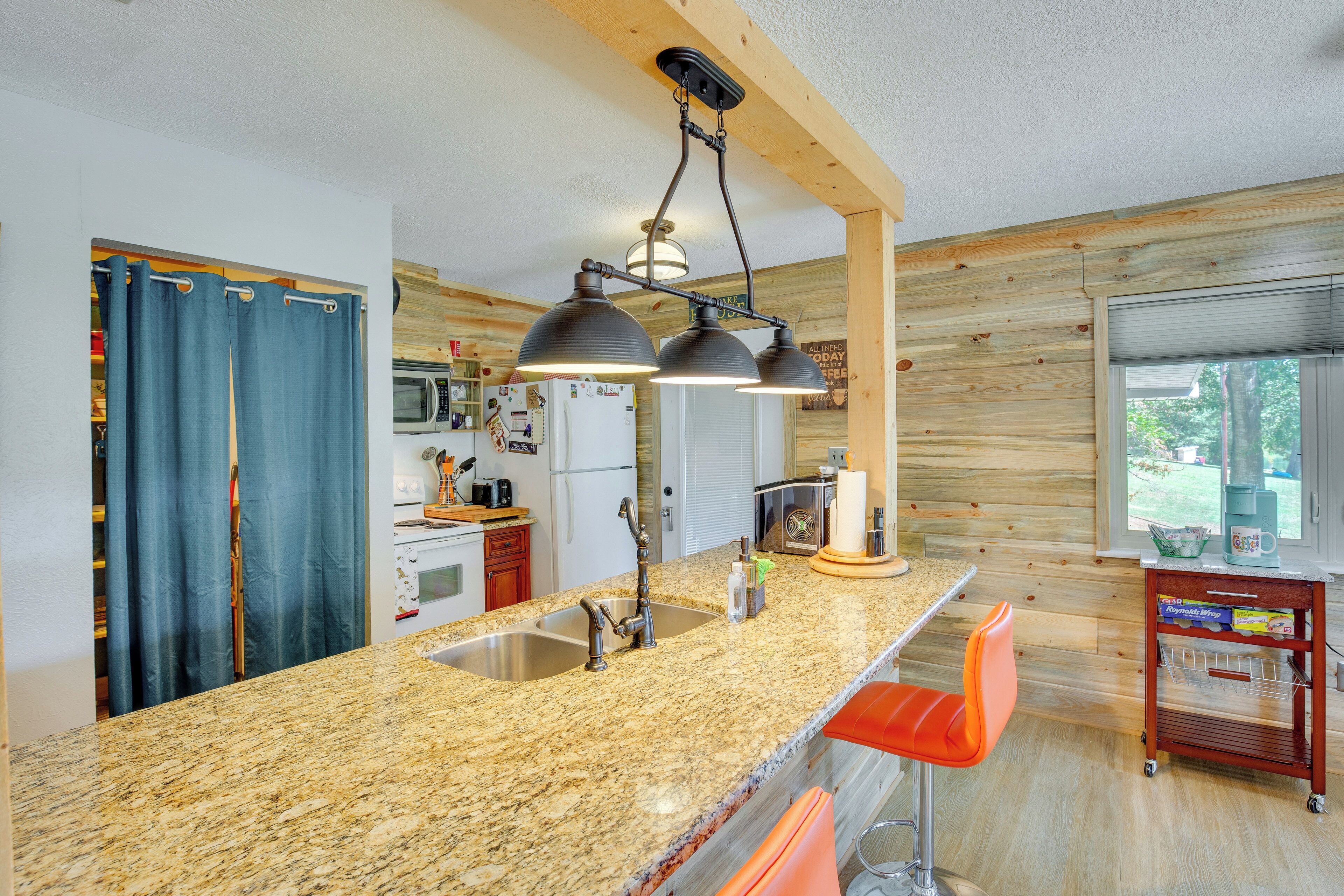 House (2 Bedrooms) | Interior