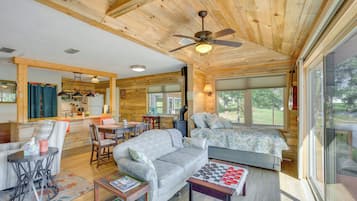 House (2 Bedrooms) | Interior