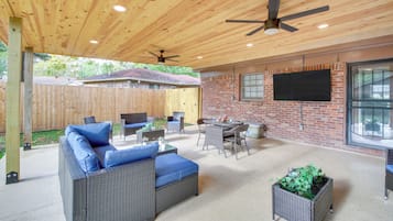House (4 Bedrooms) | Interior