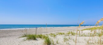 Emerald Isle Vacation Rental, Walk to Beach!