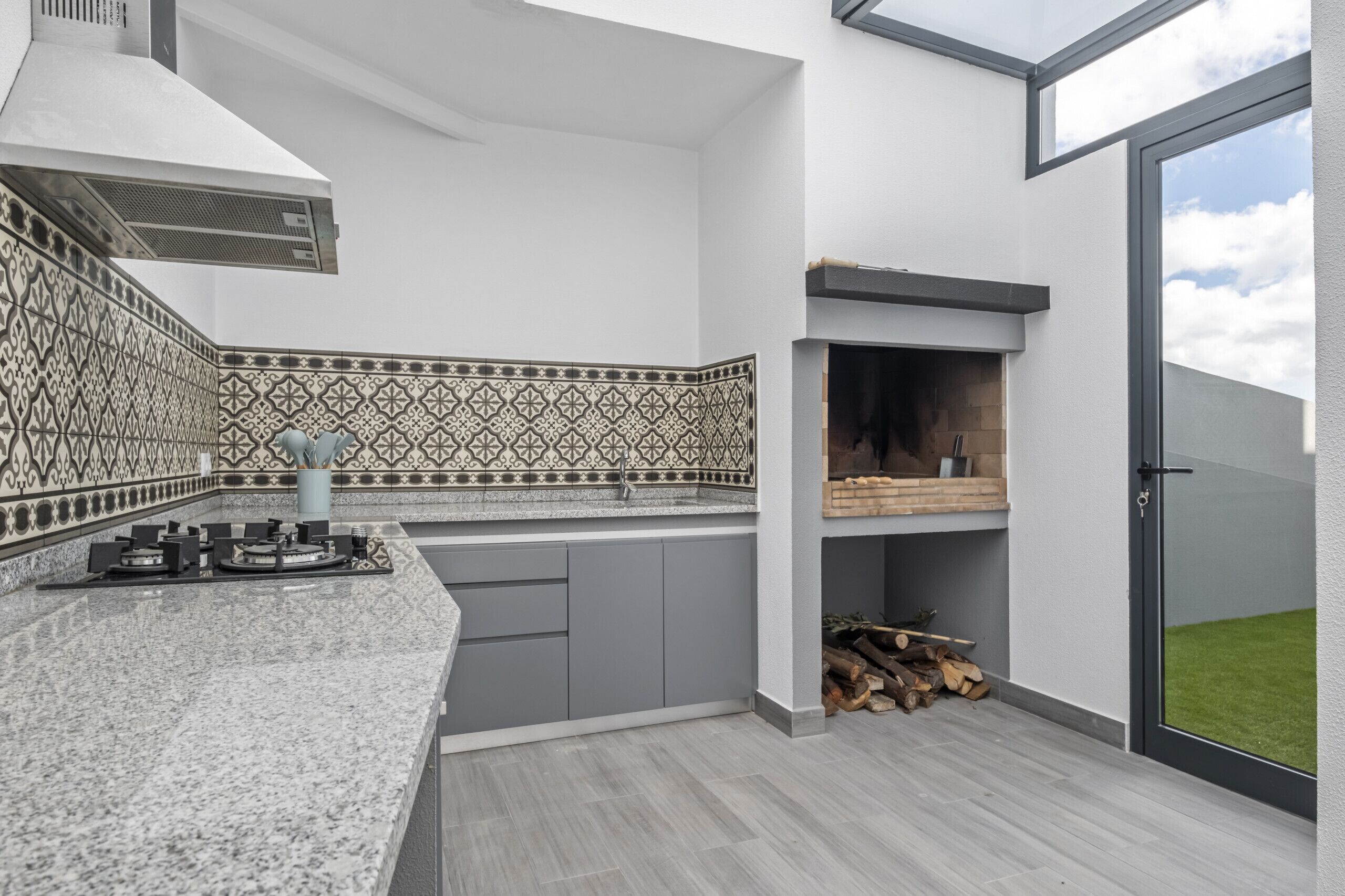 Réfrigérateur, micro-ondes, four, lave-vaisselle