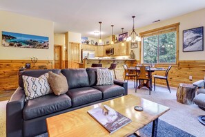 Apartment (2 Bedrooms) | Front of property - Boulders Truckee Condo Near Donner Lake + Skiing! (Truckee)