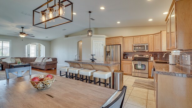 Dishwasher, cookware/dishes/utensils, paper towels - Lake Havasu City Home: Backyard Oasis With Pool! (Lake Havasu City)