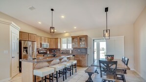 Dining - Lake Havasu City Home: Backyard Oasis With Pool! (Lake Havasu City)